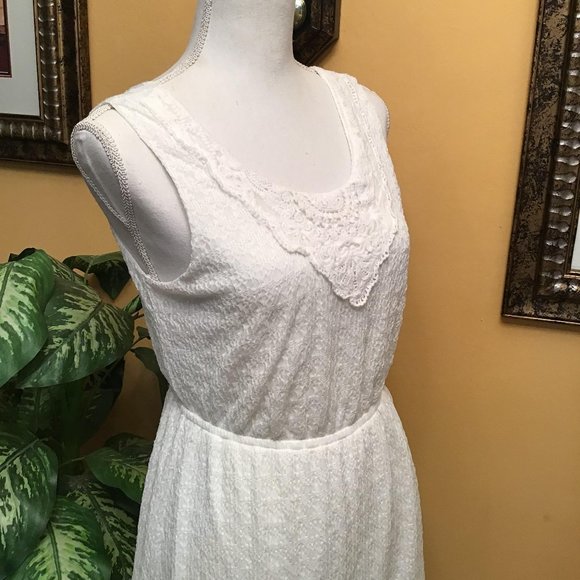 Papaya White Lace Sleeveless Dress - Picture 8 of 9